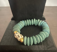 The Teal Glass & Brass Stretch Bracelet