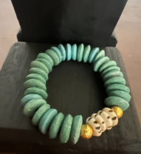 The Teal Glass & Brass Stretch Bracelet